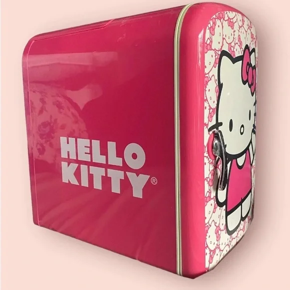 Sanrio Hello Kitty Personal Mini Refrigerator 811129 Warms